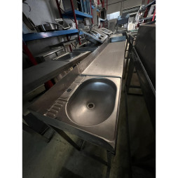 Rozsdamentes Asztal kézmosóval  Rozsdamentes Asztal kézmosóval