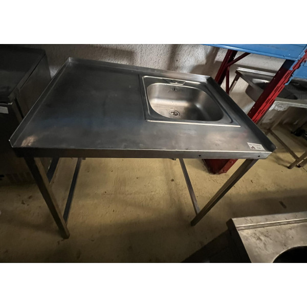 Stainless table with 1 basin + dripper. Stainless table with 1 basin + dripper.