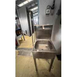 Infrás kézmosó + papír adagoló  Infrás kézmosó + papír adagoló