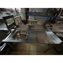 Rozsdamentes ráfutó asztal medencével Rozsdamentes ráfutó asztal medencével