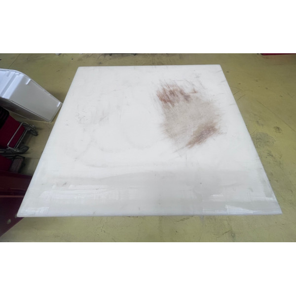 Műanyag hústőke rozsdamentes lábbal , 70 x 60 x 10 cm 