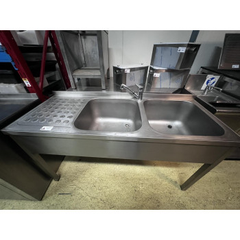 2 medencés mosogató csepegtetővel , csappal