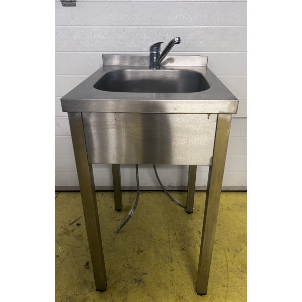 Rozsdamentes 1 medencés mosogató, csappal 