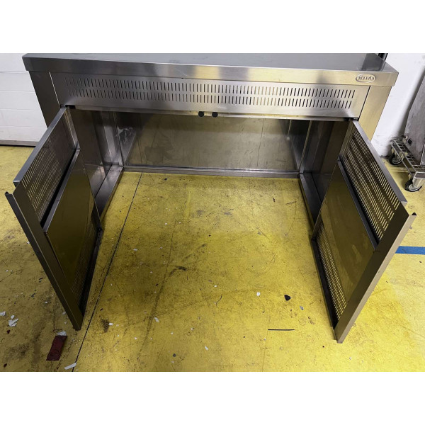 Pingwin Söntés Theke, dreiseitig geschlossen, mit Gittertür, unten offen, mit aufklappbarer Rückwand