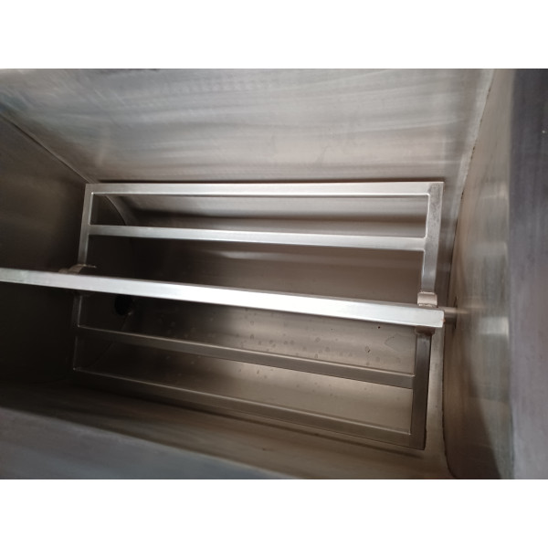 Chocolate melting machine