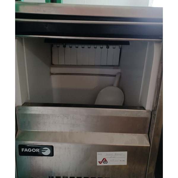 Fagor ice machine, water-cooled, 20 kg/day Fagor ice machine, water-cooled, 20 kg/day