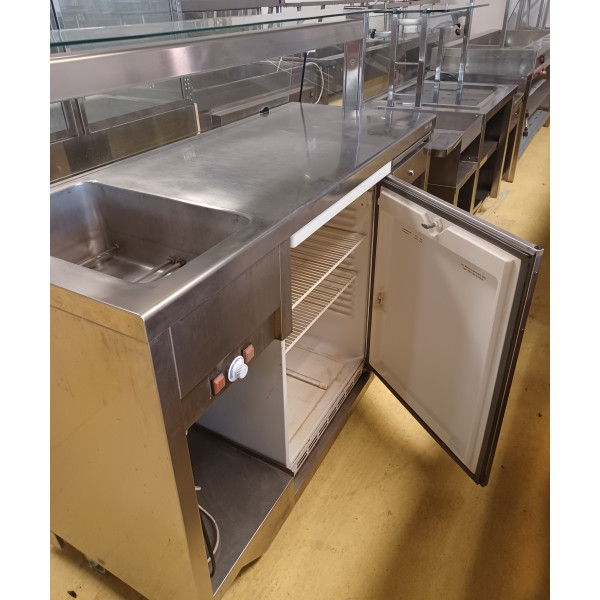 Pult na hotdogy, so zaobleným sklom, zásuvka, vstavaná chladnička