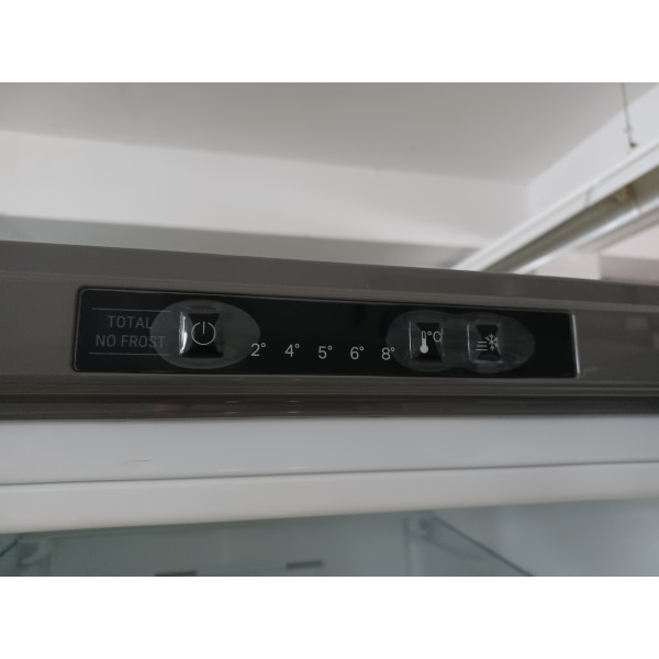 Hotpoint HAFC9 TI32SX kombi hűtő , új szállítási hibás