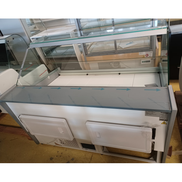 Bemutató darab. Igloo Luzon 1.56 W csemegepult, csemegehűtő