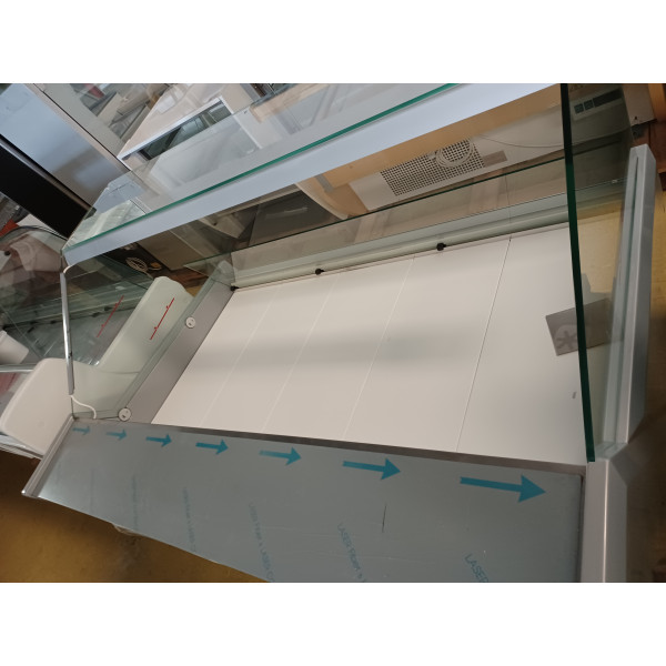 Bemutató darab. Igloo Luzon 1.56 W csemegepult, csemegehűtő