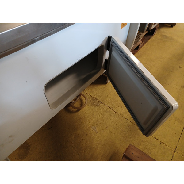 Igloo tobi 2.5 m deli cooler, deli counter