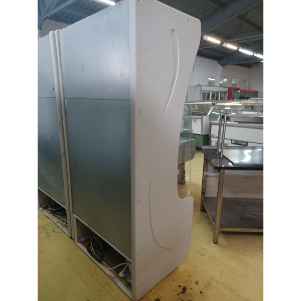 Igloo milk tower with internal cooling unit Igloo milk tower with internal cooling unit