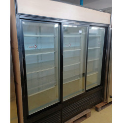True GDM 69, 3 ajtós hűtővitrin