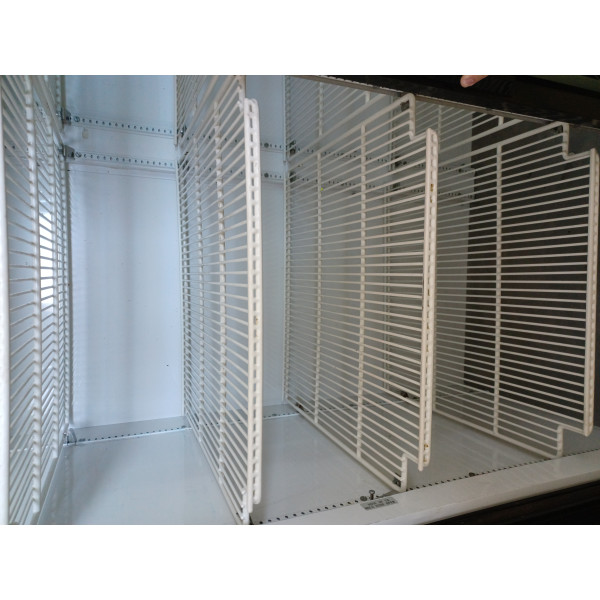 True GDM 69, 3 ajtós hűtővitrin