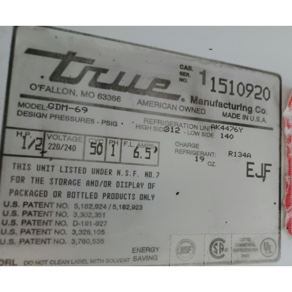 True GDM 69, 3 ajtós hűtővitrin