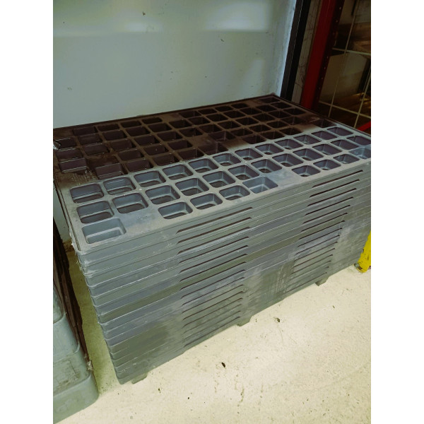 Plastic pallet 80x120cm Plastic pallet 80x120cm