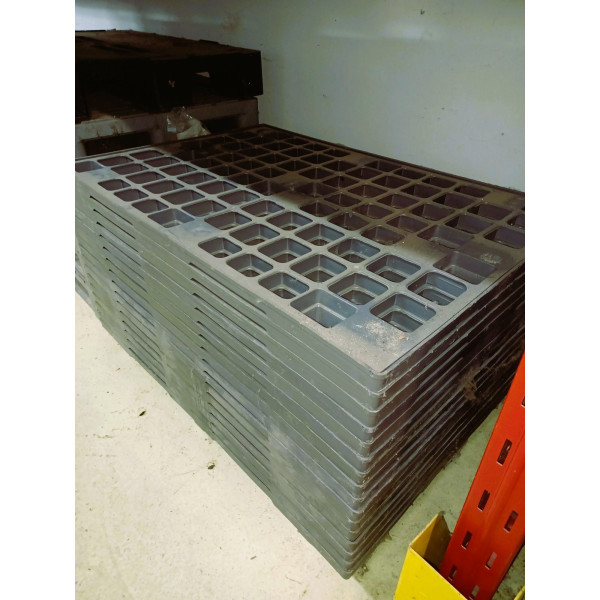 Plastic pallet 80x120cm Plastic pallet 80x120cm