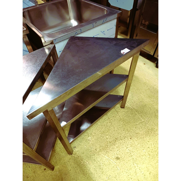 Edelstahl Ecktisch mit 3 Ablagen 60x70cm Edelstahl Ecktisch mit 3 Ablagen 60x70cm