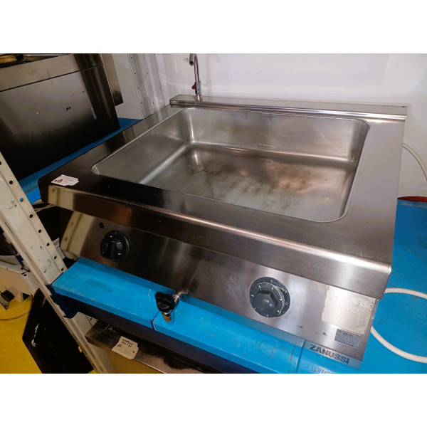 Zanussi with keep warm tap and drain