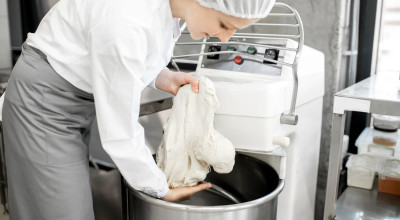 Ipari felhasználásra tervezett használt és új robotgépek