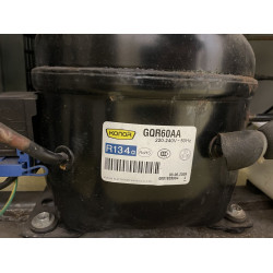 Refrigerator with glass door - 220 liters