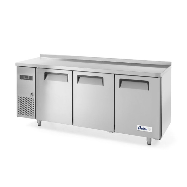 Háromajtós mélyhűtött munkaasztal Kitchen Termékcsalád 390L, Arktic, Kitchen Line, 291L, 230V/550W, 1800x600x(H)886mm 233399