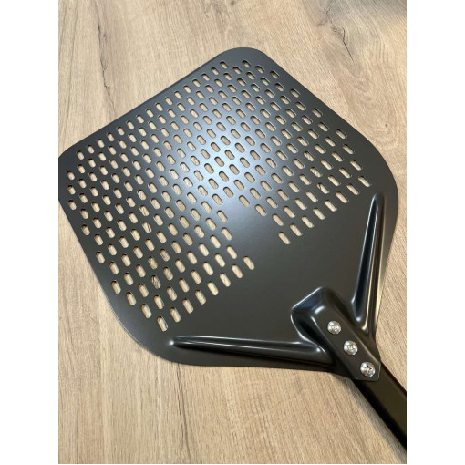 Perforált pizzalapát - 33 cm Perforált pizzalapát - 33 cm