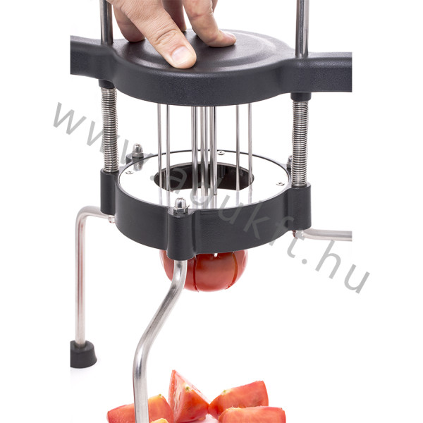 Cutting tomato Cutting tomato