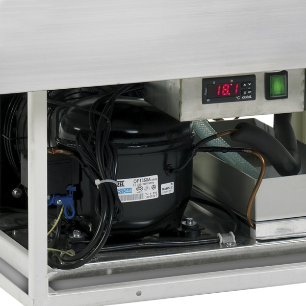 Tefcold CW2 - Built-in cooling pool - 2xGN1/1 size - 768 x 678 x 536 mm - Static cooling Tefcold CW2 - Built-in cooling pool - 2xGN1/1 size - 768 x 678 x 536 mm - Static cooling