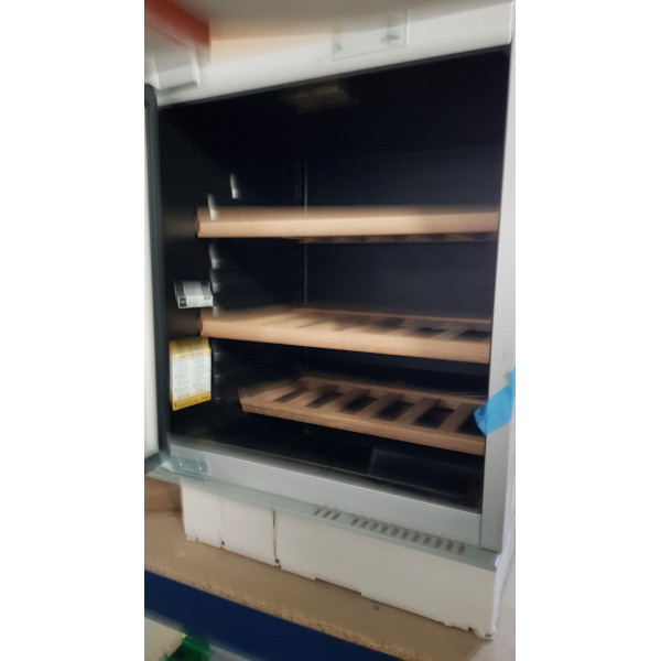 Whirlpool ARZ000W - Eingebauter Weinkühler Whirlpool ARZ000W - Eingebauter Weinkühler