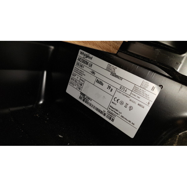 Whirlpool ARZ000W - Eingebauter Weinkühler Whirlpool ARZ000W - Eingebauter Weinkühler