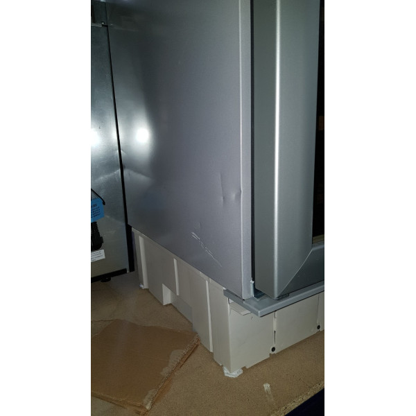 Whirlpool ARZ000W - Eingebauter Weinkühler Whirlpool ARZ000W - Eingebauter Weinkühler