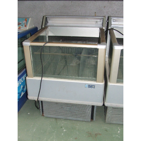 Isa Top-Loading-Kühlschrank (H74 / 2) Isa Top-Loading-Kühlschrank (H74 / 2)