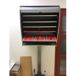 Zárható szerszámos szekrény