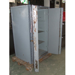Antike Safe (A268 / 1)  Antike Safe (A268 / 1)