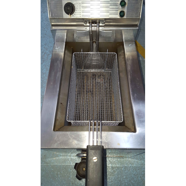 Bartscher 1x8 literes olajsütő/fritőz Bartscher 1x8 literes olajsütő/fritőz