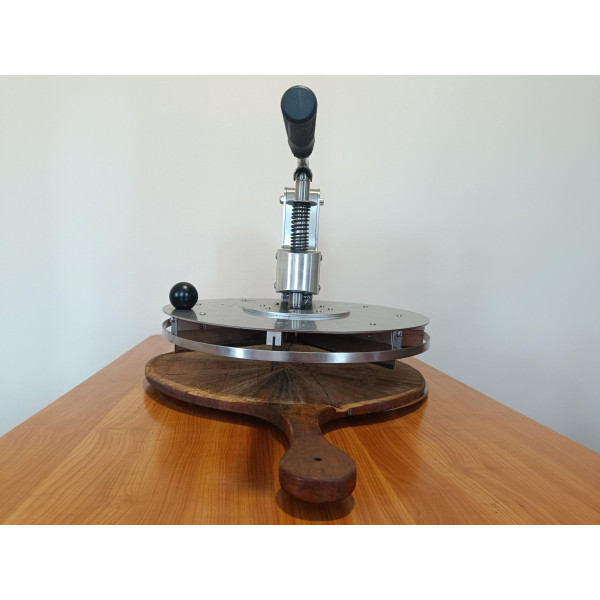 SLICEMASTER AD45 - manuálny krájač pizze - s čepeľami z uhlíkovej ocele, konštrukcia z nehrdzavejúcej ocele SLICEMASTER AD45 - manuálny krájač pizze - s čepeľami z uhlíkovej ocele, konštrukcia z nehrdzavejúcej ocele
