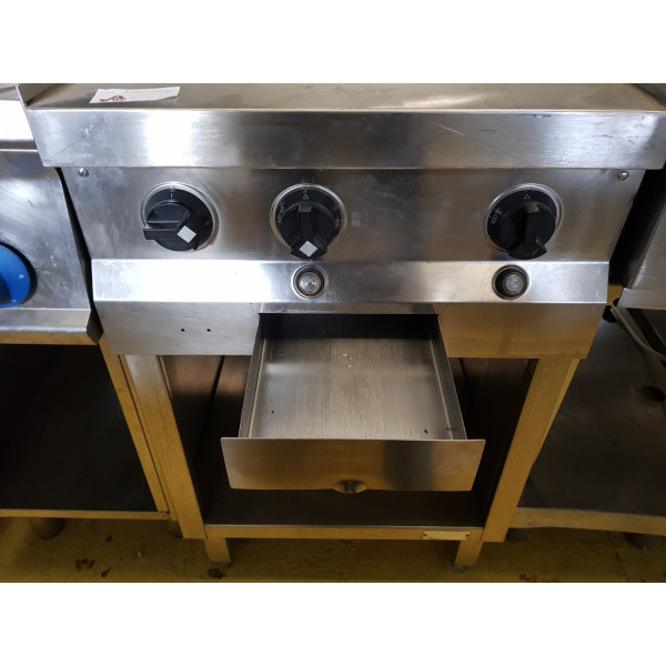 Stehfaserplatte - mit 48x44 Backblech - Elektrisch Stehfaserplatte - mit 48x44 Backblech - Elektrisch