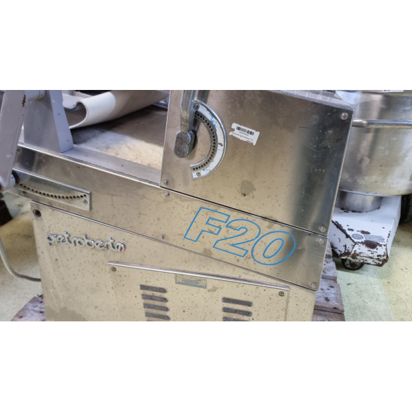 PietroBerto F20 chlieb liatie PietroBerto F20 chlieb liatie