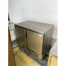 Neutraler Tisch - 2 Türen Neutraler Tisch - 2 Türen